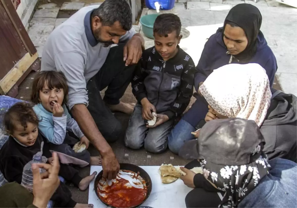 Gazze’de Filistinliler Büyük Zorluklarla Mücadele Ediyor